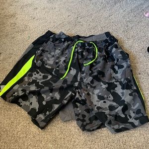 MENS UNDER ARMOUR SHORTS